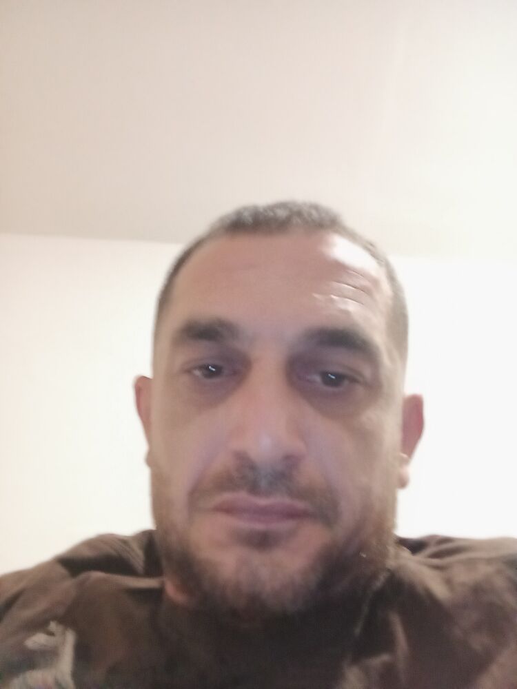  38210011  Lasha, 42 ,    Praha