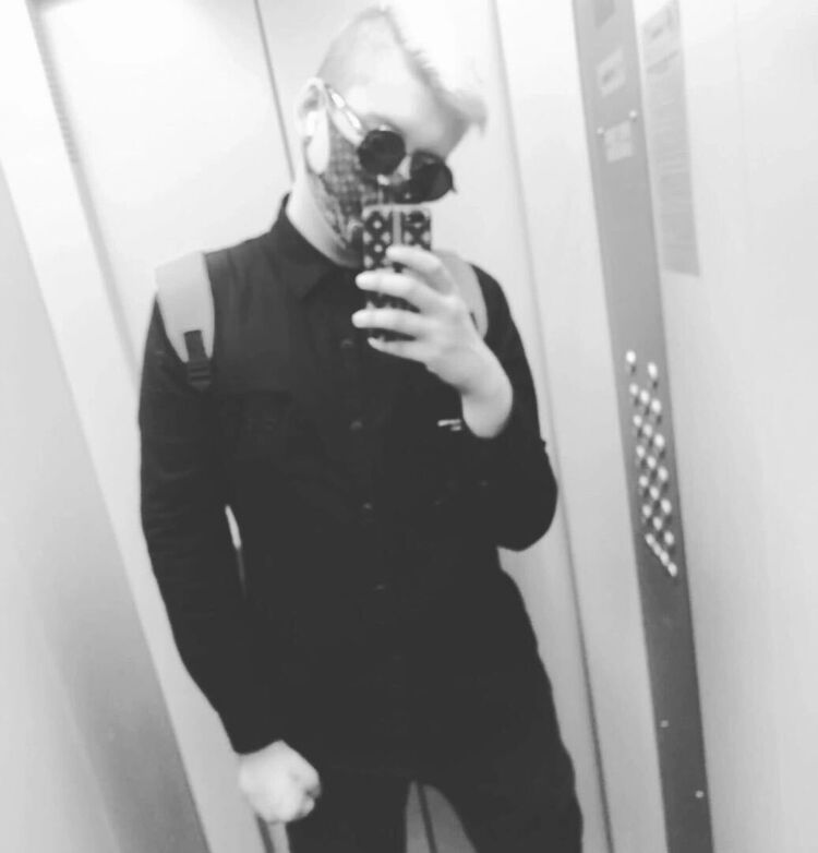  38343931  Markus, 25 ,    