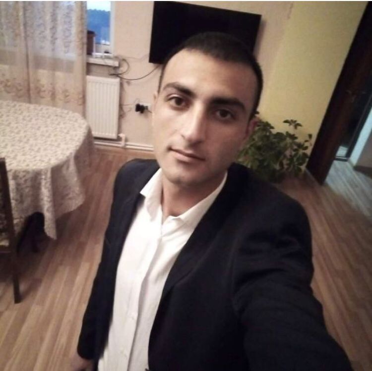 ,   Armen, 35 ,   ,   