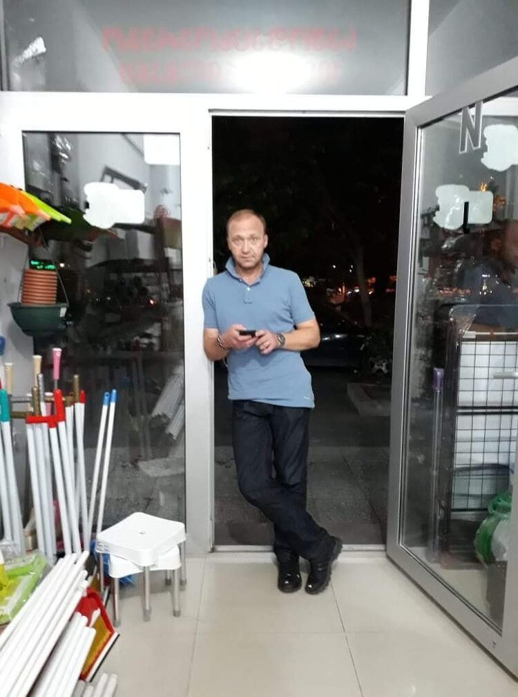  ,   Igor, 47 ,   