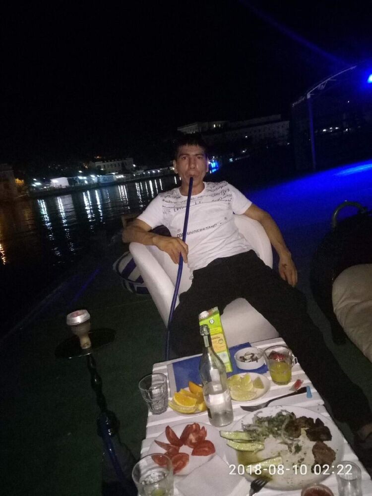 ,   Artur, 39 ,   ,   