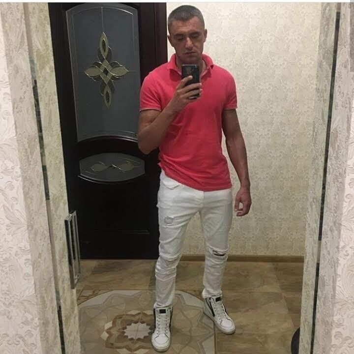  53605811  Viktor, 39 ,    