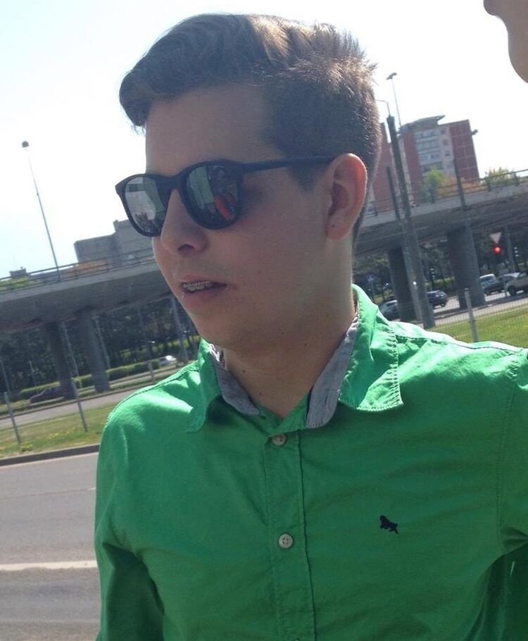  9173151  Artiom, 29 ,    