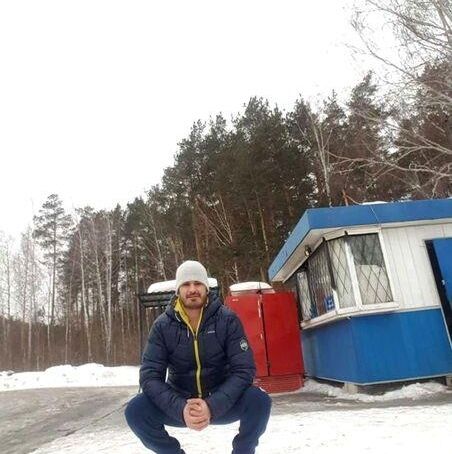  27195041  Naim, 37 ,    