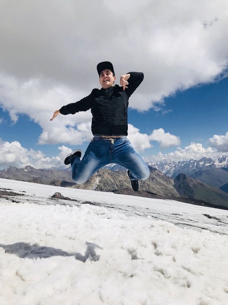  ,   Yury, 32 ,   ,   , c 