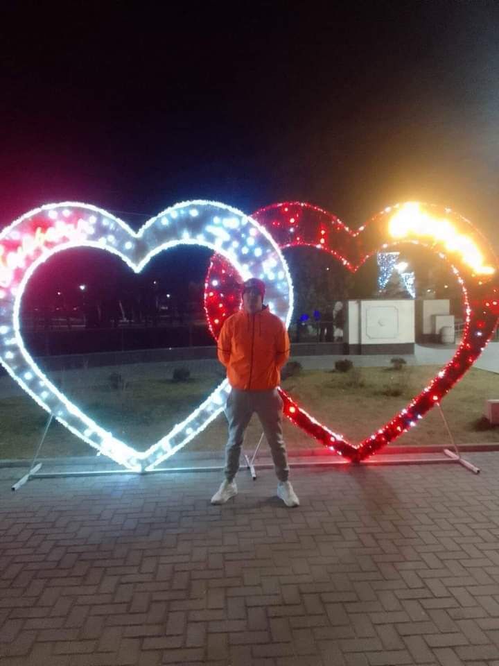  41143481  Petru, 29 ,    