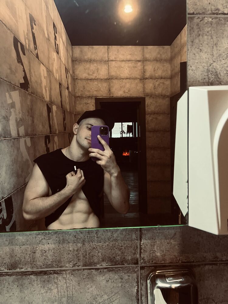 ,   Daniel, 28 ,   ,   