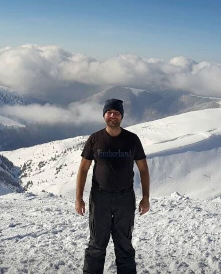  30796471  Vlad, 42 ,    