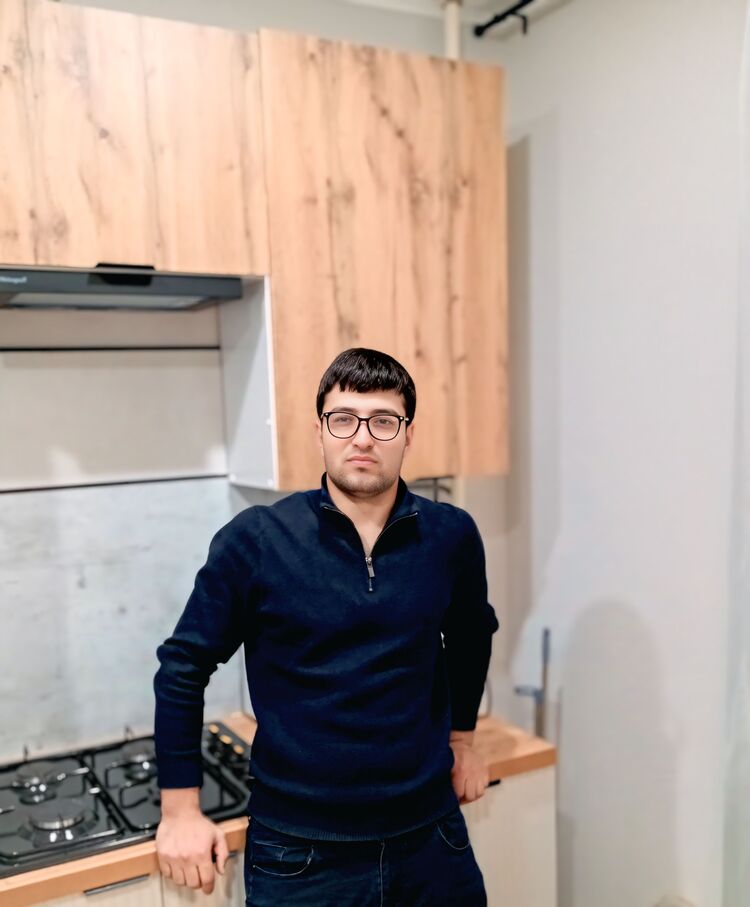  50355471  Erik, 31 ,    