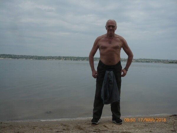  17002061  Aleksandr, 72 ,    