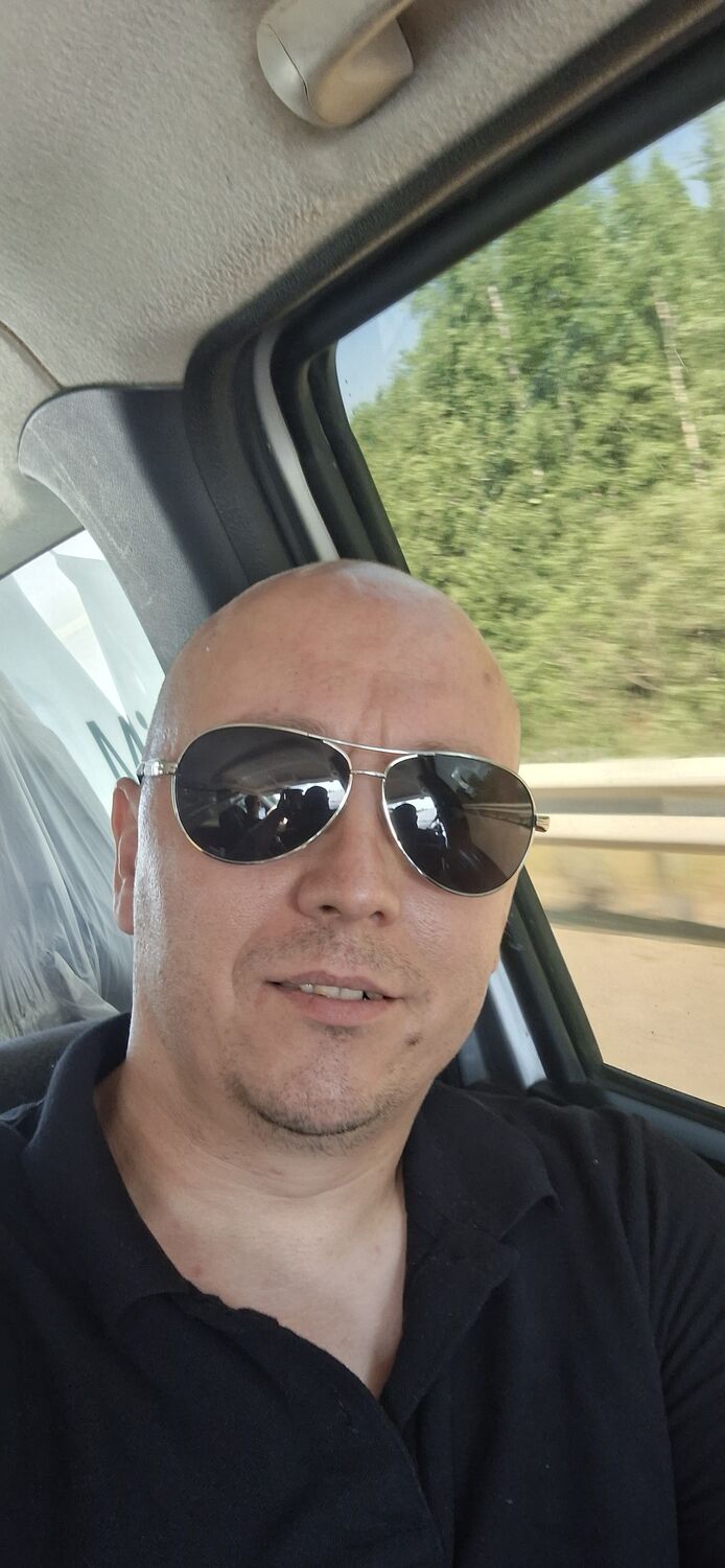  52953561  , 38 ,    