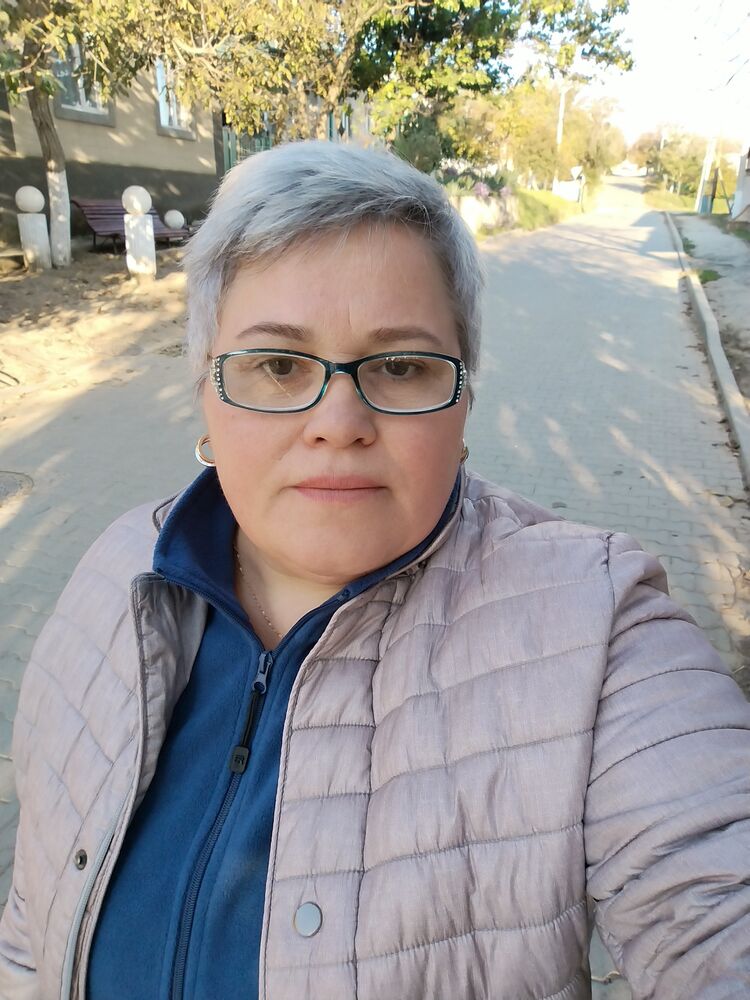  ,   Tatiana, 53 ,   c 
