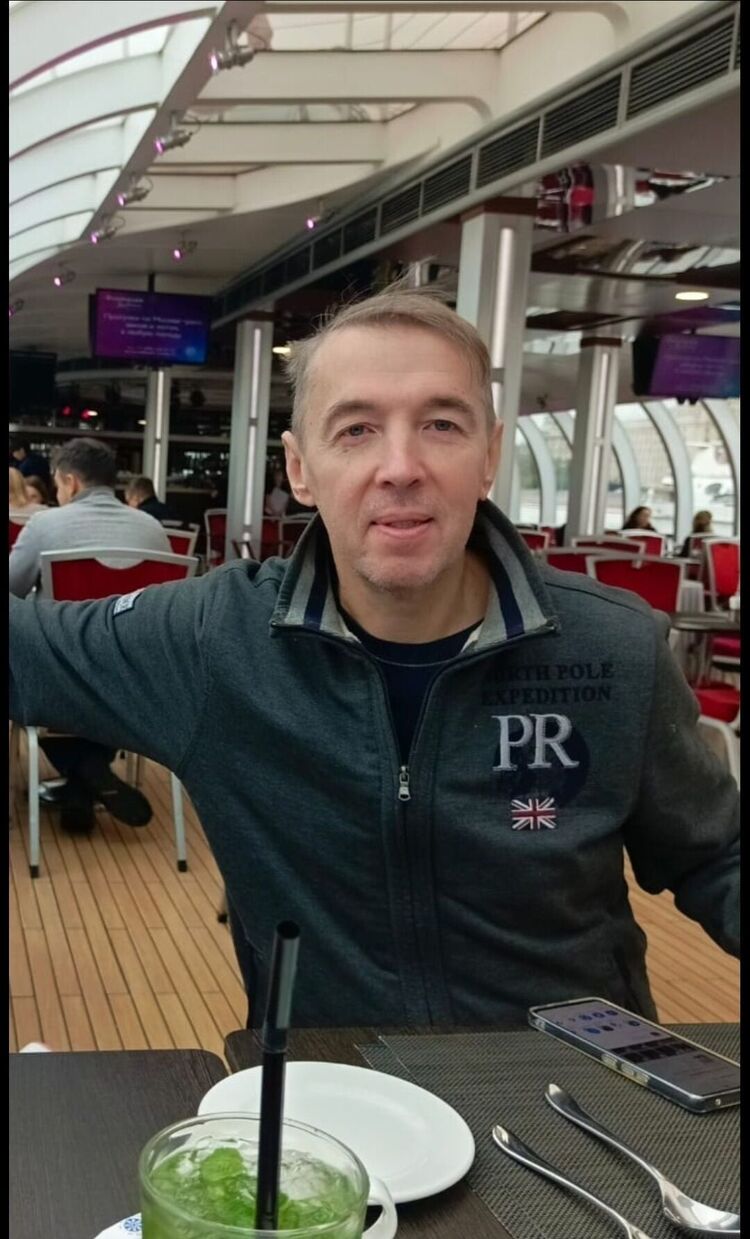  53749991  Vacheslav, 46 ,    
