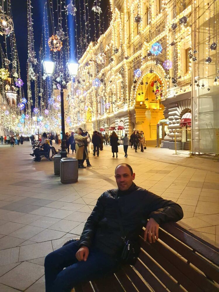  ,   Davit, 43 ,   ,   , c , 