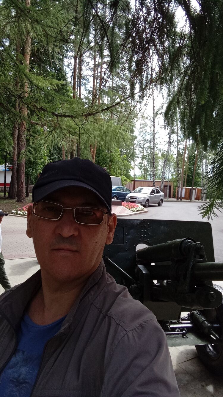  ,   Rafa, 49 ,   ,   
