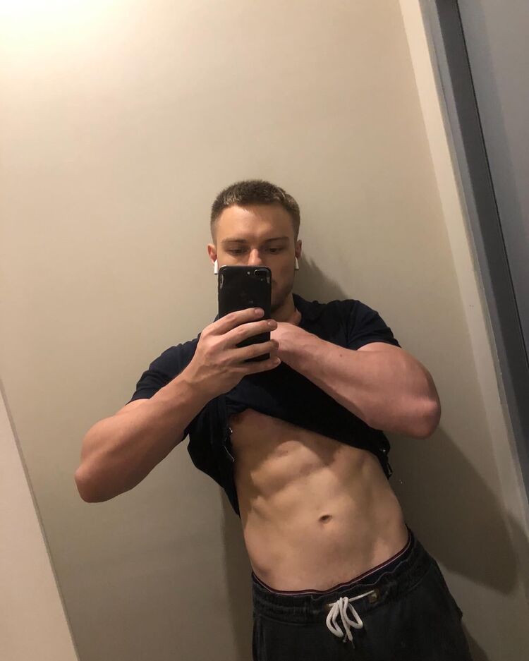  ,   Arthur, 28 ,   ,   