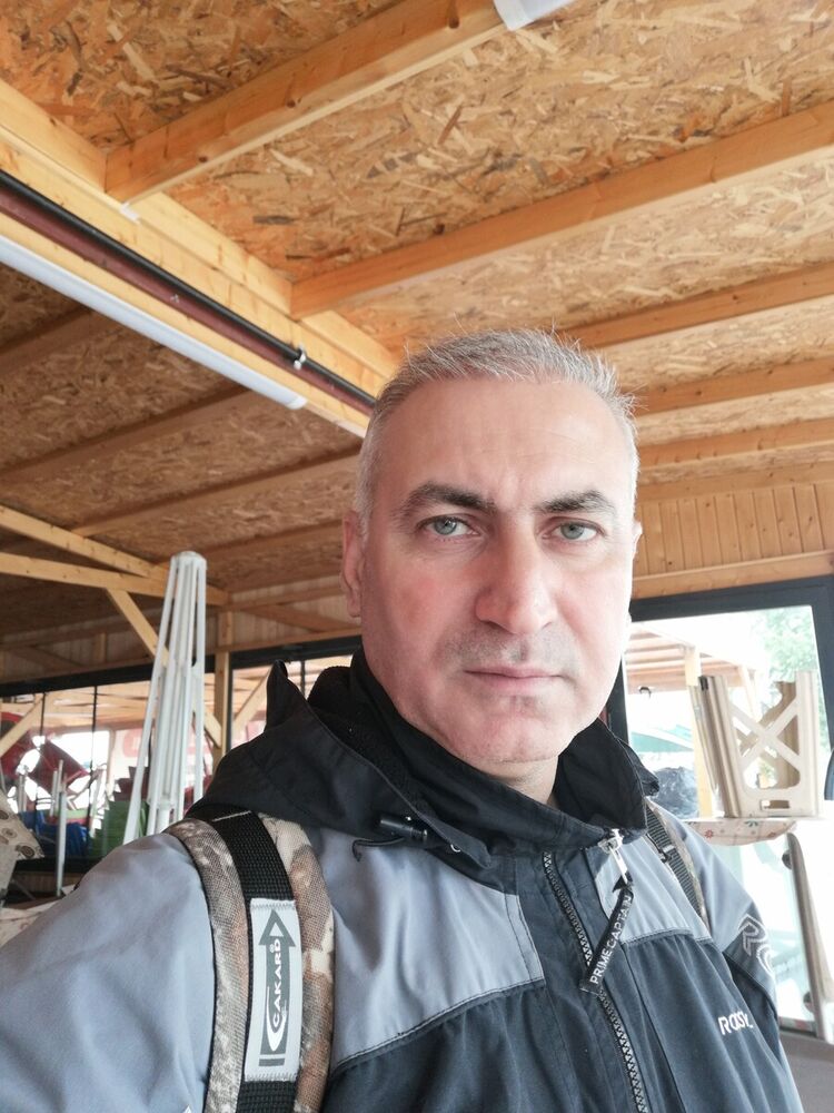  ,   Emir, 44 ,   ,   , c 