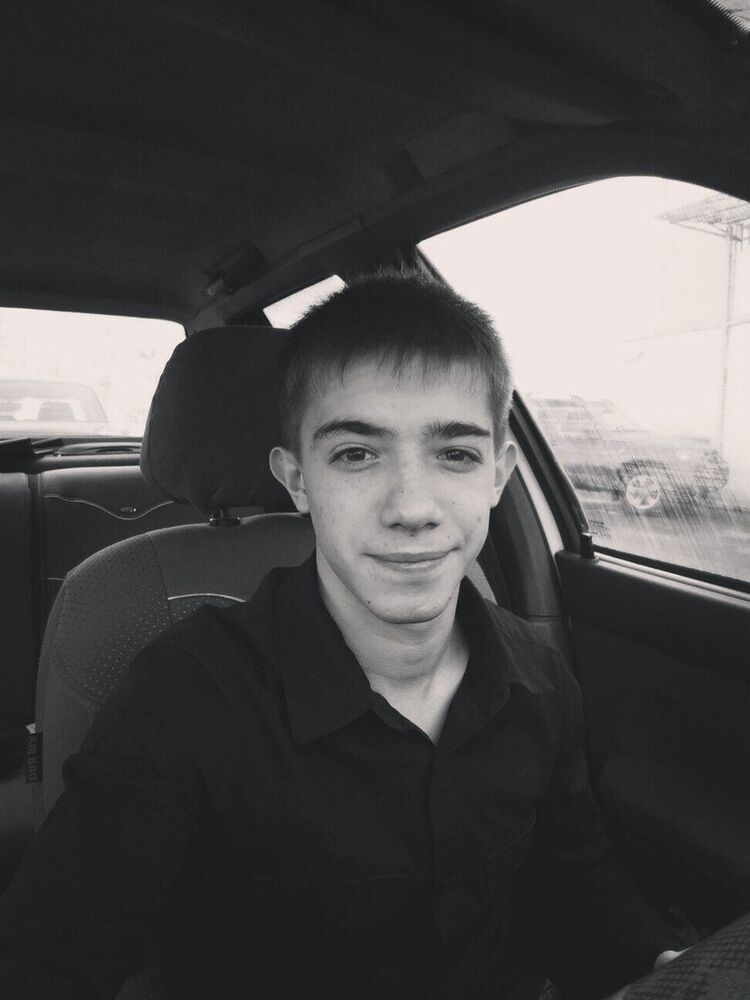  34490661  Artem, 30 ,    