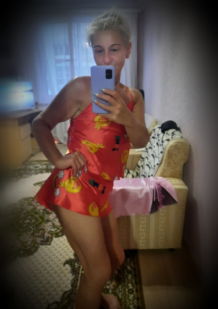  47260631  Elena, 48 ,    