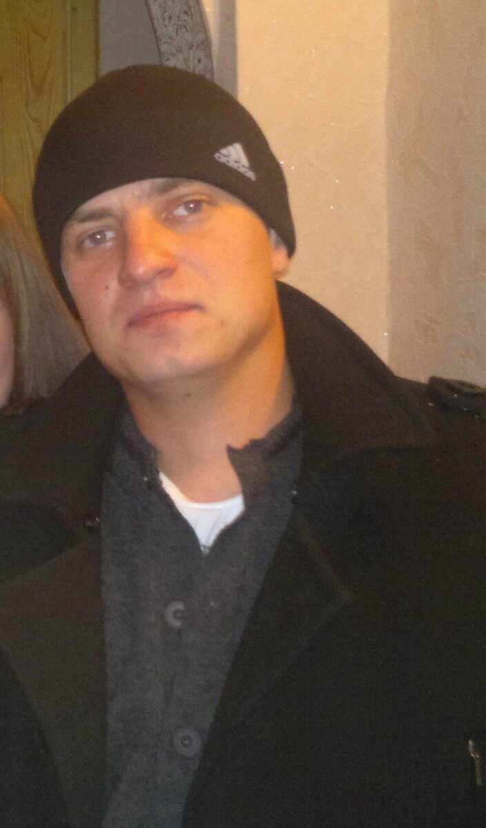  4402211  Alex, 37 ,    -