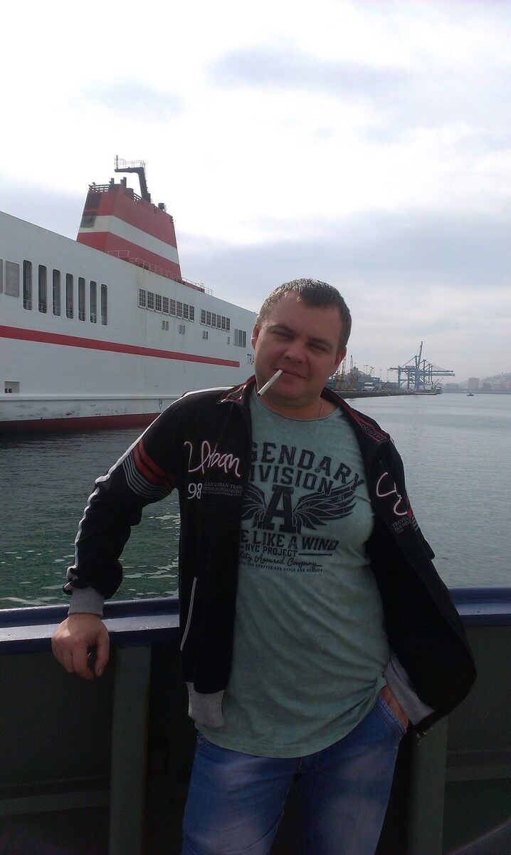   ,   Oleg, 32 ,   