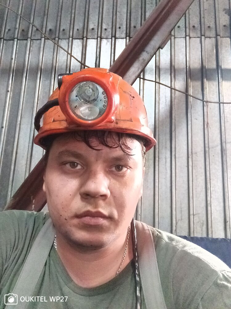 52892221  , 33 ,    