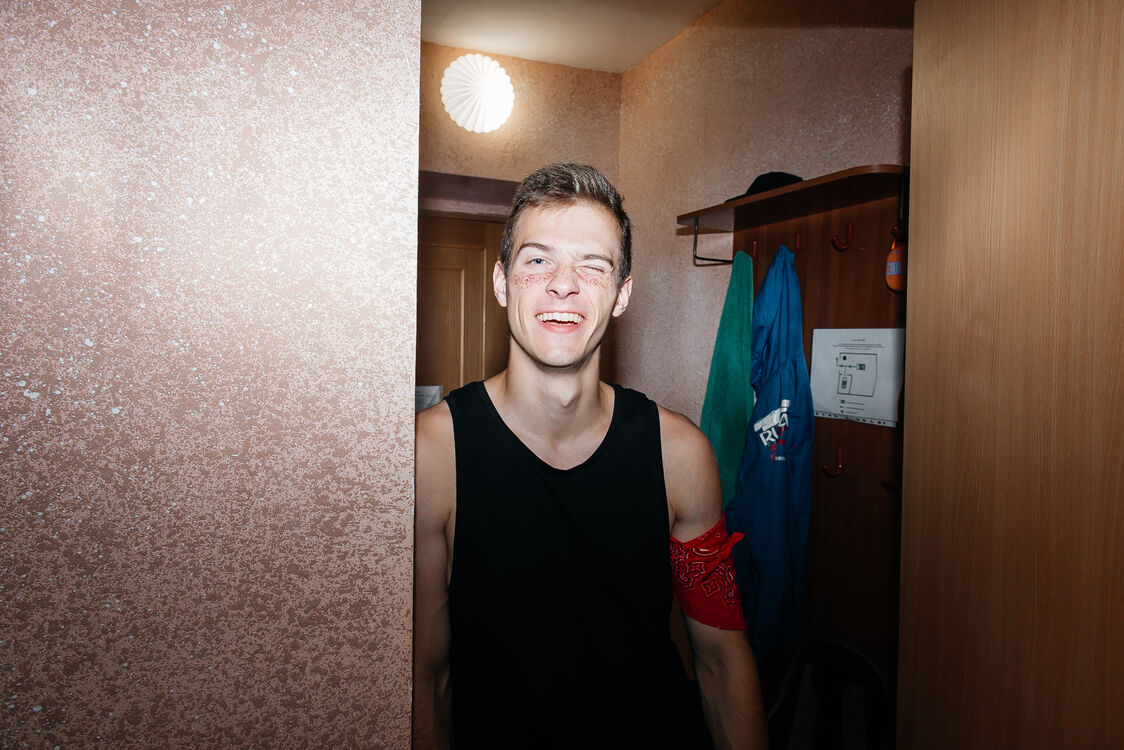  27479241  , 24 ,    -