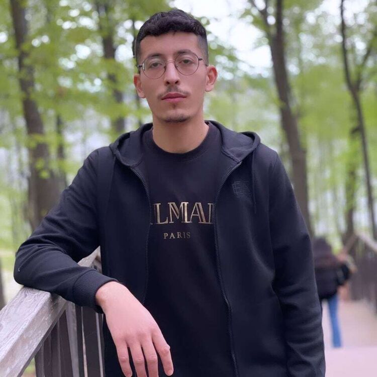  ,   Prince, 22 ,     , c 