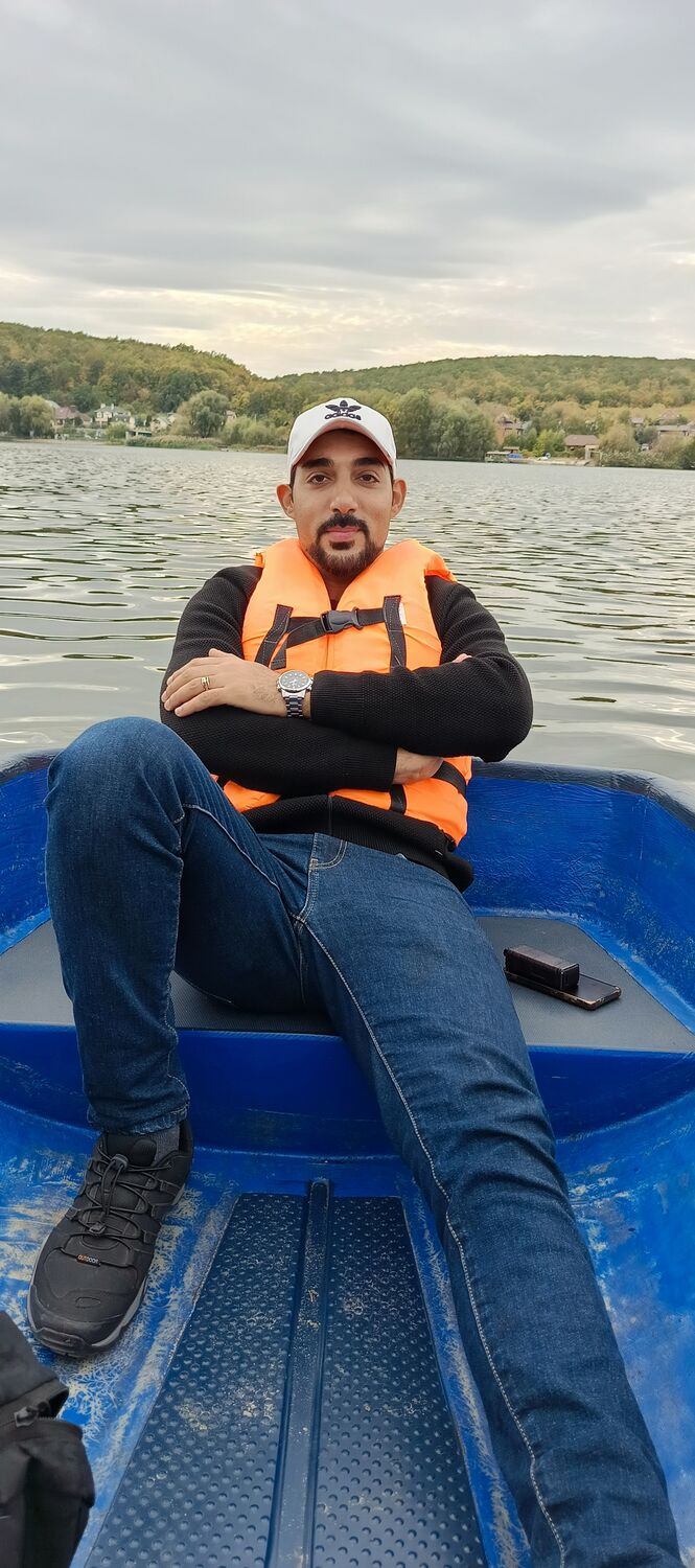  47464031  Badran, 29 ,    
