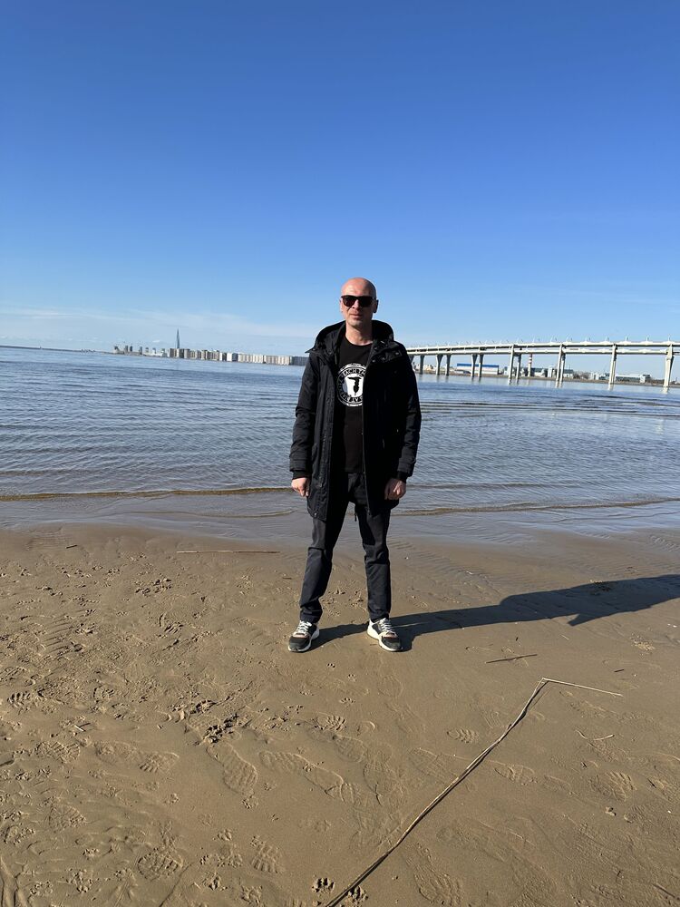  35288771  Stas, 37 ,    -