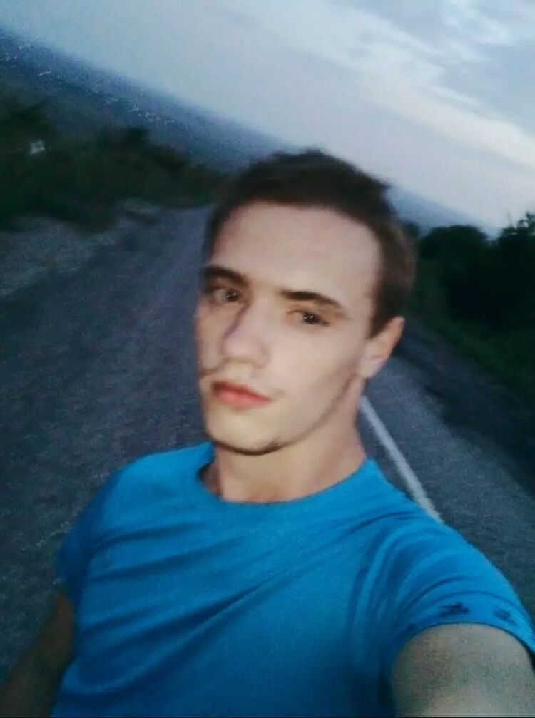  38971071  Vlad, 23 ,    -