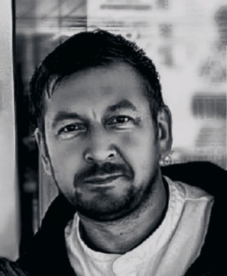  ,   Artur, 39 ,   ,   