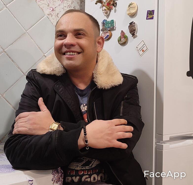  47386671  Nikolaus, 39 ,    
