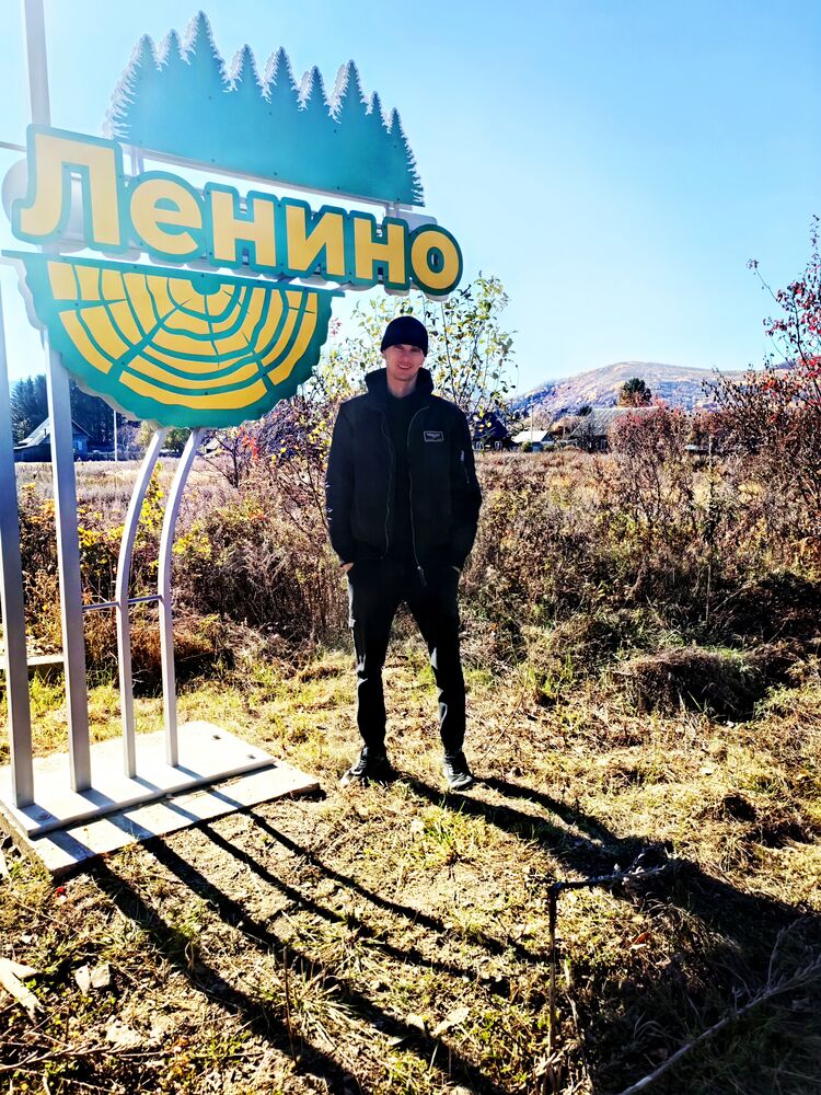  ,   Konstantin, 37 ,   ,   