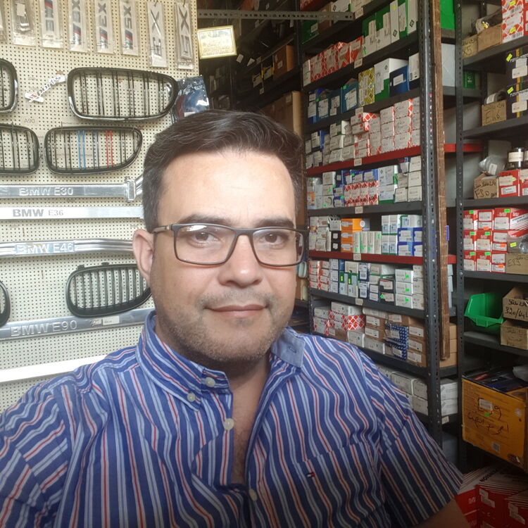  13004691  Wissam, 49 ,    Beirut
