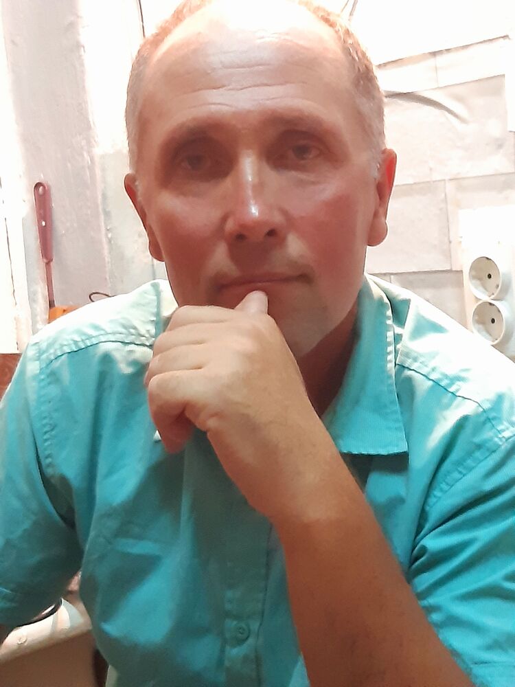  44977721  Pavel, 48 ,    