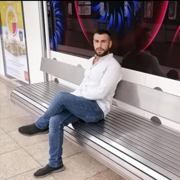  51159281  Koray, 27 ,    