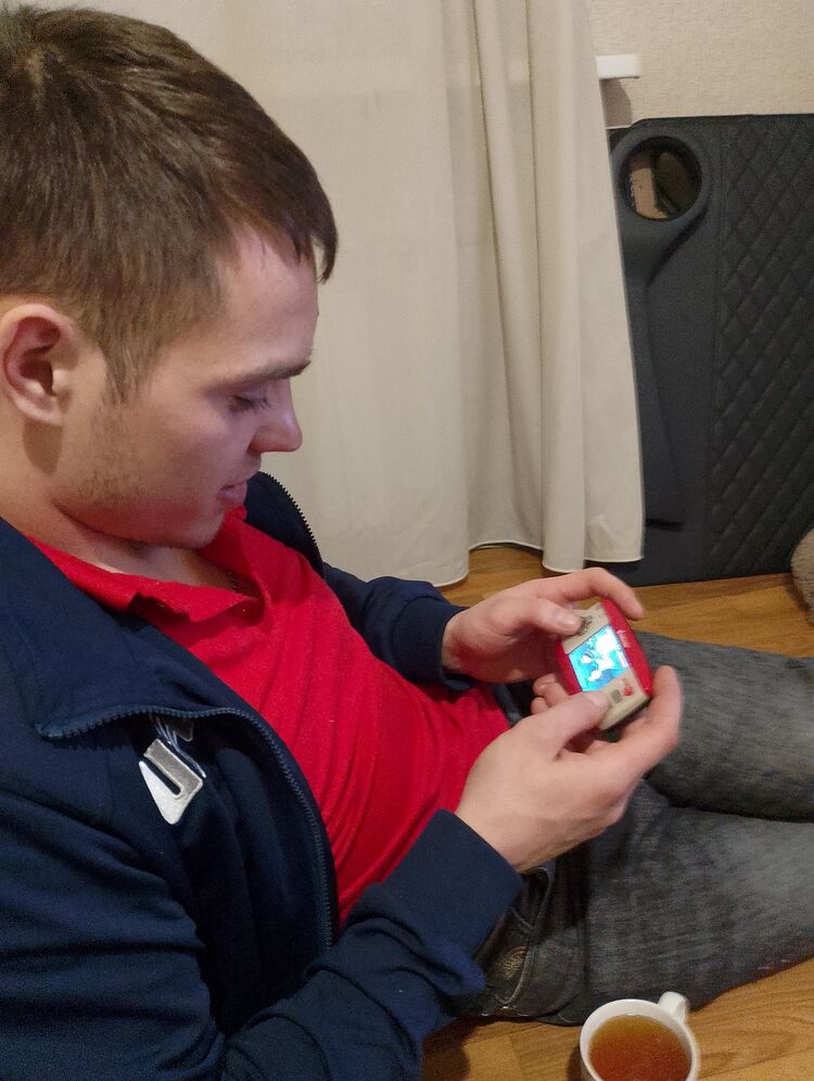  ,   Viktor, 25 ,   ,   