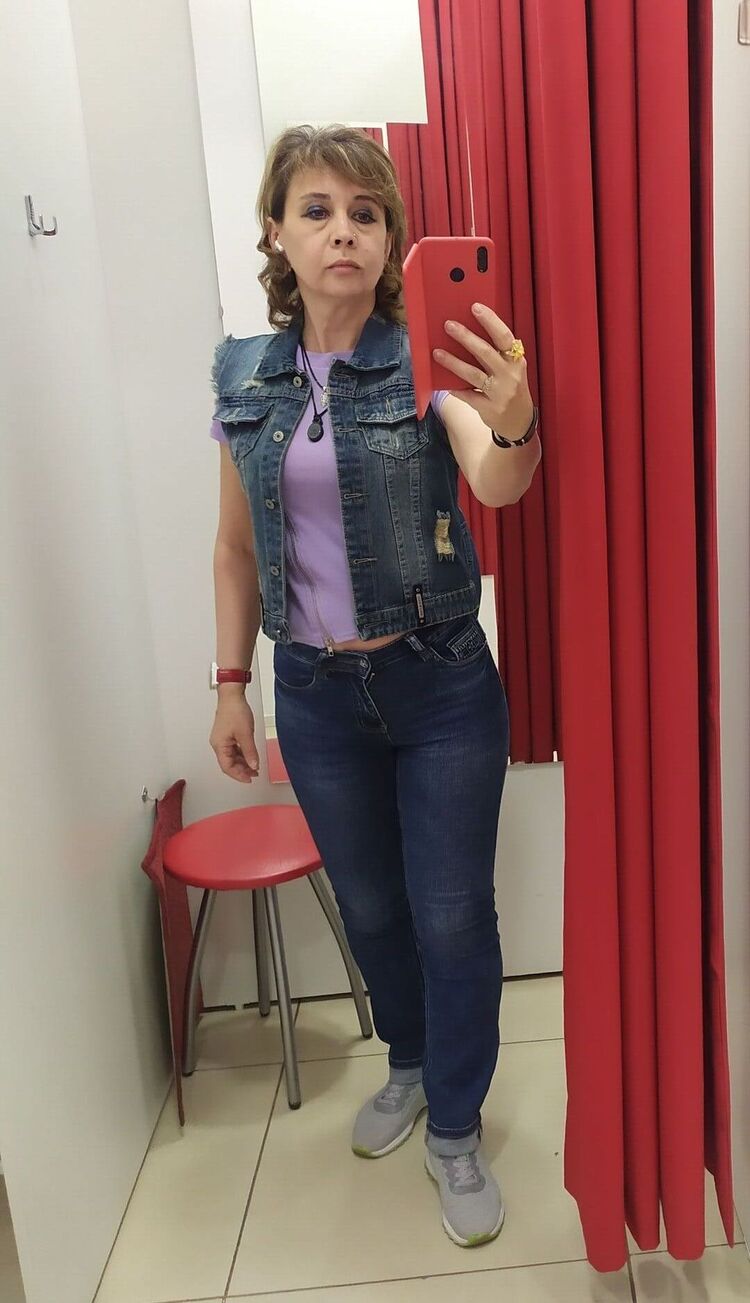  44279481  , 52 ,    