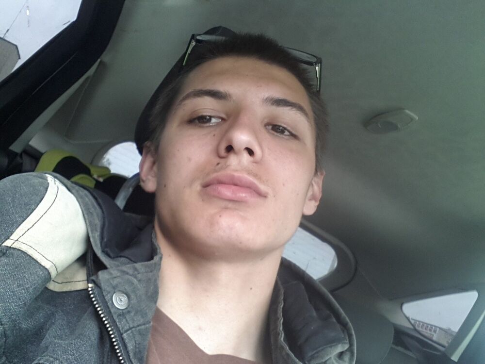  19108901  Maksim, 25 ,    