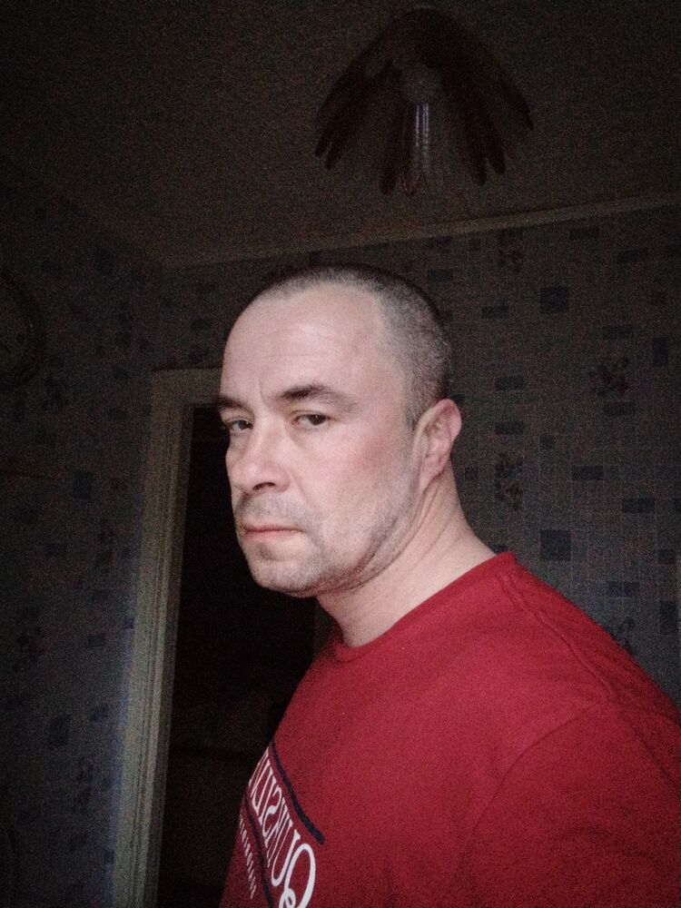  35999871  Alekse i, 46 ,    