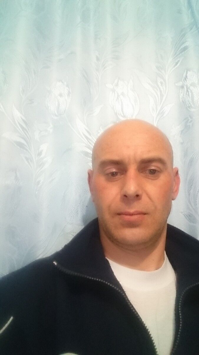  8732301  Aleksandr, 43 ,    