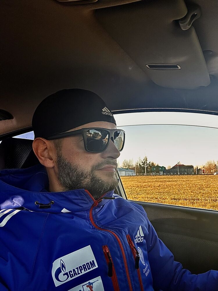  54017901  Vladimir, 42 ,    -