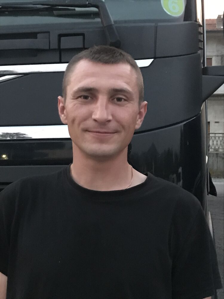  26626761  Maxim, 34 ,    