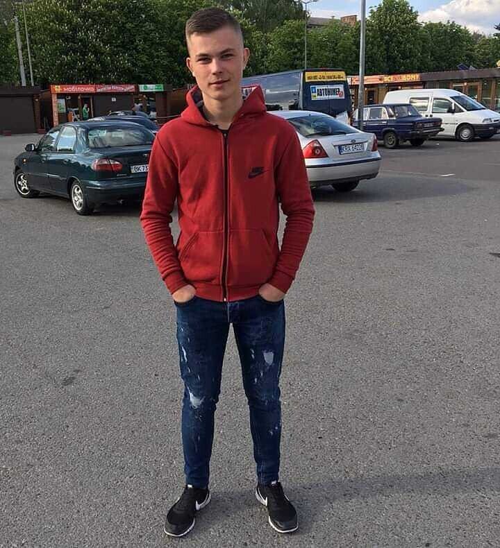  20948151  Mykola, 28 ,    
