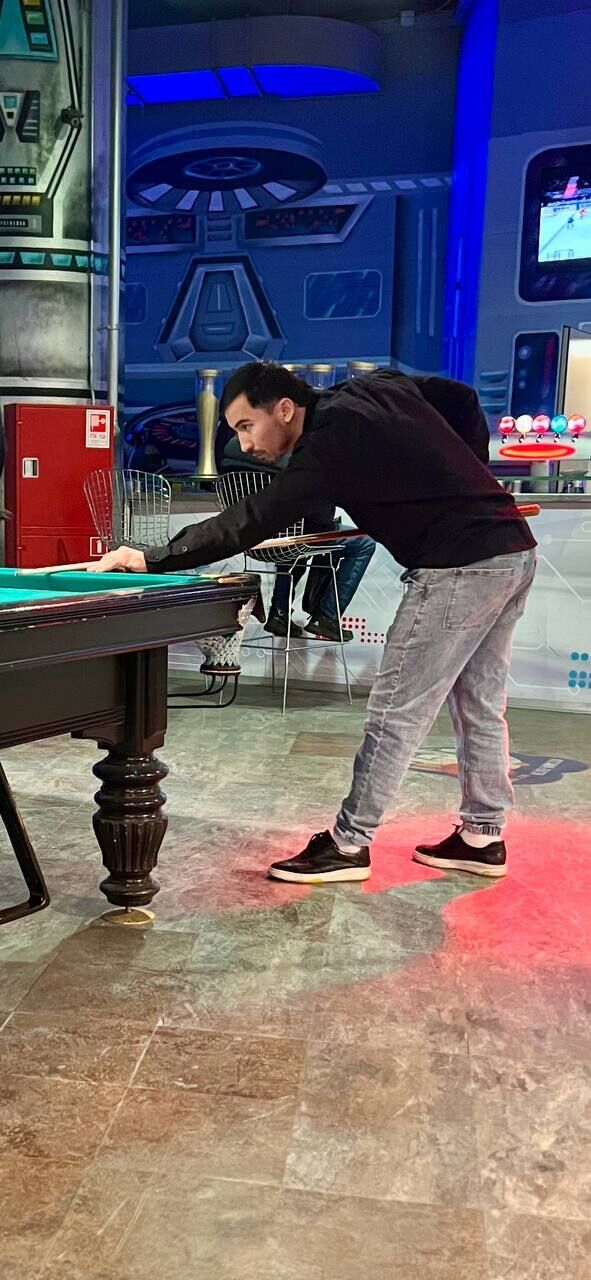  54250541  Suleyman, 33 ,    