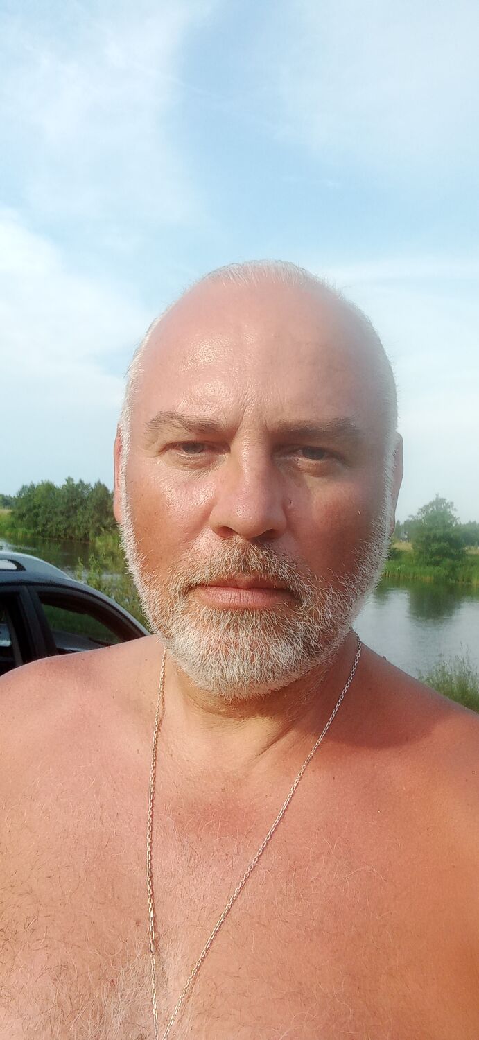  52558101  Alexander, 47 ,    