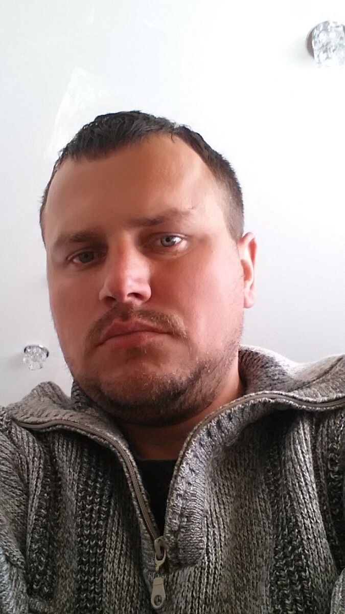  9890161  , 42 ,    