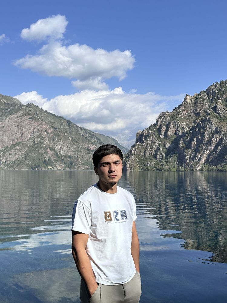  45357801  Asadbek, 20 ,    