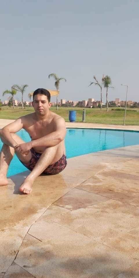  19438421  Aziz, 42 ,    